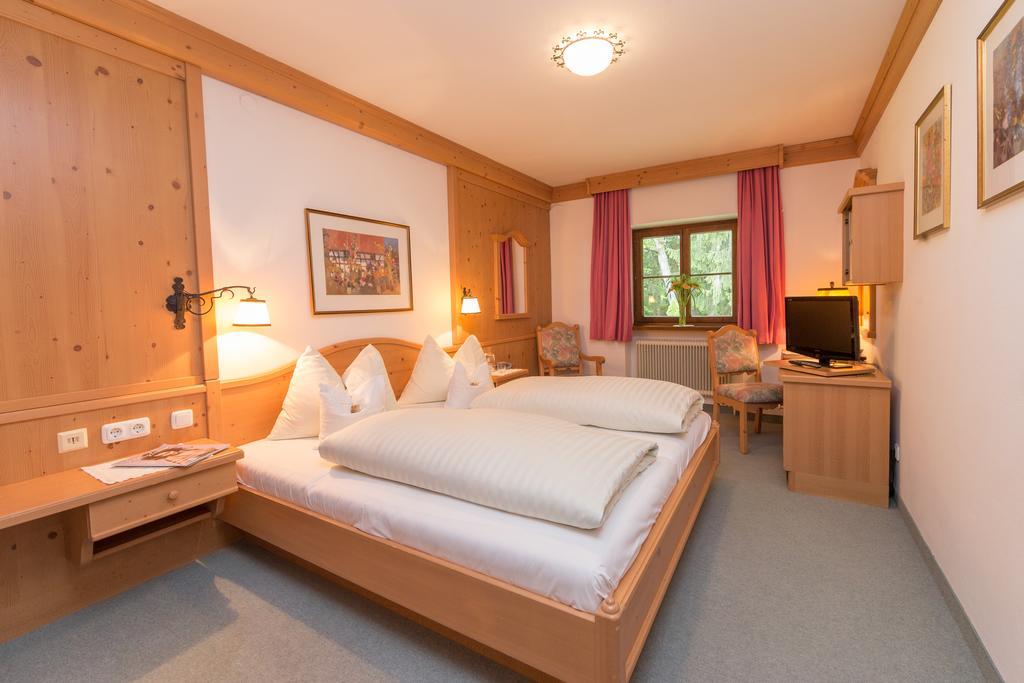 Der Erlhof Restaurant & Landhotel Τσελ αμ Ζέε Δωμάτιο φωτογραφία